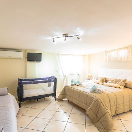 Ferienwohnung House Da Mary Caserta Exterior foto