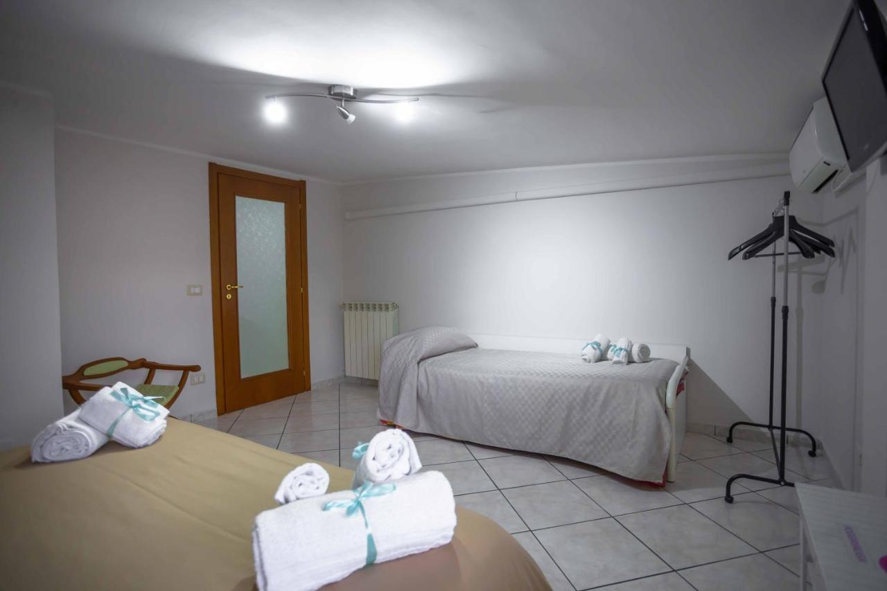 Ferienwohnung House Da Mary Caserta Exterior foto